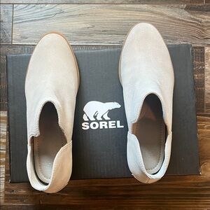 Sorel Women's Light Tan Ankle Booties